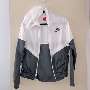 Nike Windrunner hooded water resistant windbreaker